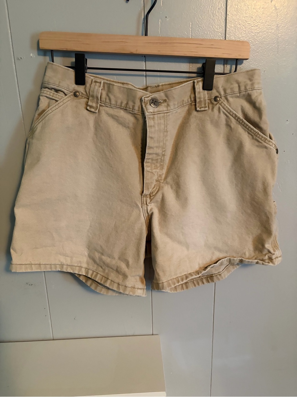 Women’s Wrangler 20x Jean shorts -tan